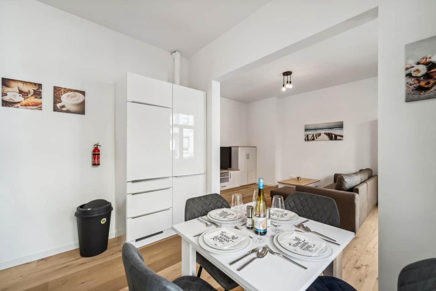 Infinity Stay Ferienapartments Rheinstrasse Wilhelmshaven Exteriör bild